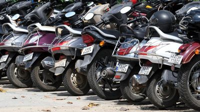 Vehicles registered before April 2019 in Karnataka must get HSRP number plates before November 17