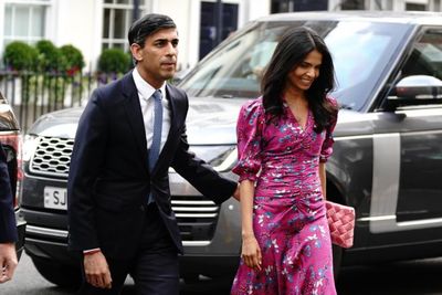 Rishi Sunak's failure to declare wife's shares breached MPs code of conduct