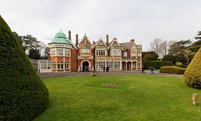 Sunak to hold AI summit at Bletchley Park, home of Enigma codebreakers