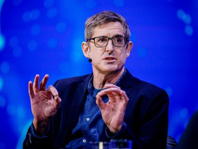 Louis Theroux says there’s an ‘atmosphere of anxiety’ in TV industry during MacTaggart lecture