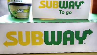Arby’s owner beefs up, buys sandwich chain Subway
