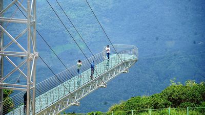 New cantilever glass bridge at Wagamon set to give visitors a high
