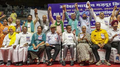 10 trade unions and Samyukt Kisan Morcha resolve to fight against Central government policies