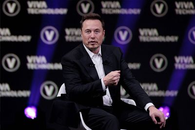 DOJ cites Musk tweets, sues SpaceX