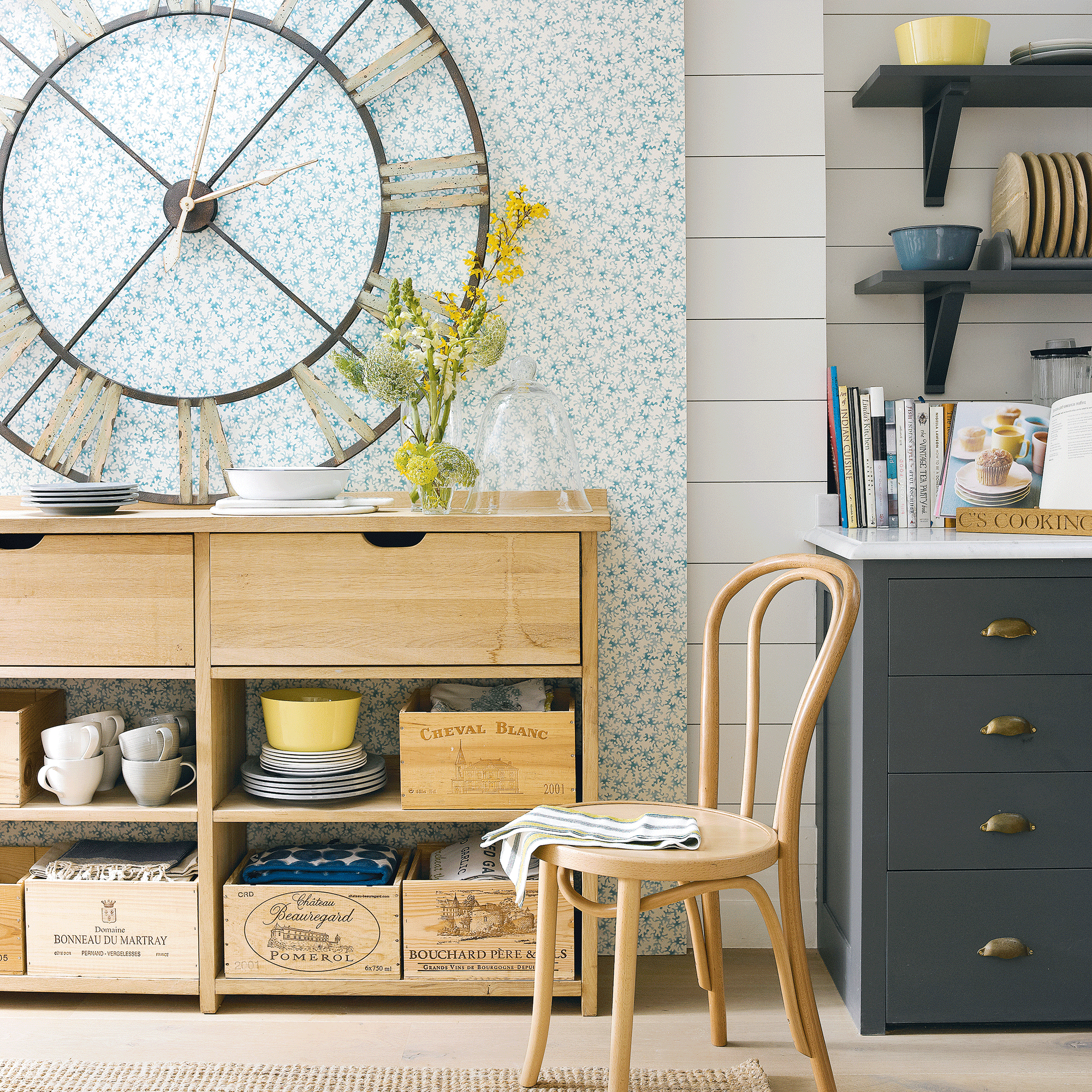 How to strip paint from wood - Upcycle your furniture in 4 easy steps