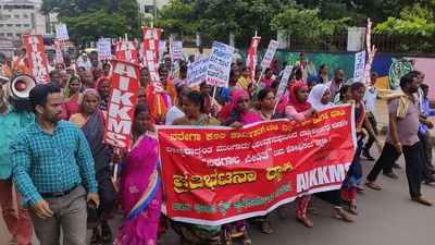 Release pending MGNREGA wages, declare State drought-hit, AIKKMS urges government
