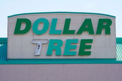 TikToker shows Dollar Tree customer working the register amid staff issues