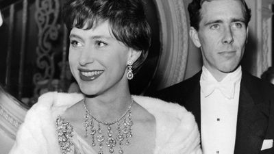 Princess Margaret’s birthday prompted us to return to one of her best fashion looks - these MASSIVE alien-like white sunglasses