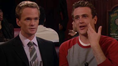 The Story Behind How I Met Your Mother Turning The Slap Bet And Slapsgiving Into One Of Its Best Running Gags