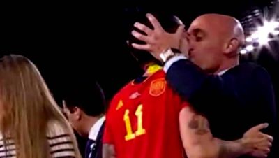 Luis Rubiales suspended by Fifa following Hermoso kiss