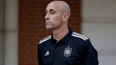 FIFA suspends Spanish football president Luis Rubiales over 'kiss'