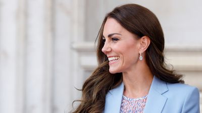 Kate Middleton’s throwback leopard print skirt is a masterclass in making the bold print work for any occasion