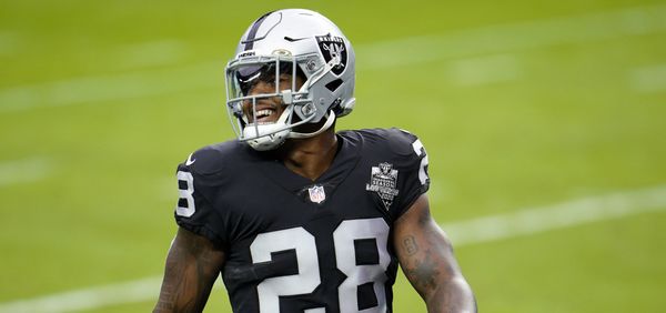 Josh Jacobs ends holdout, returns to Raiders on one-year deal - Sactown  Sports