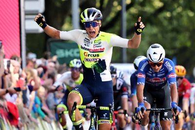 Deutschland Tour: Madis Mihkels surprises with sprint win on stage 3