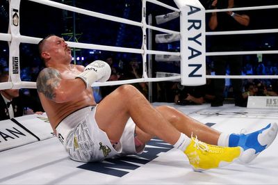 Major controversy as Oleksandr Usyk beats Daniel Dubois after ‘low blow’ body shot