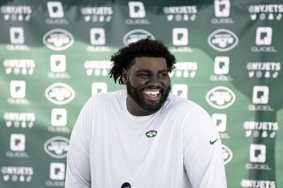Robert Saleh says Mekhi Becton is the starting right tackle for the Jets