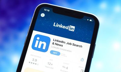 Everyone on LinkedIn is absolutely crushing it – or so it seems