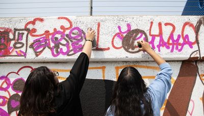 Little Village youth share culture through graffiti mural project