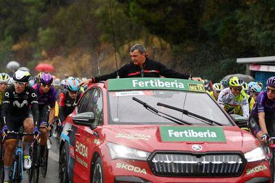 Vuelta a España chaos: Crashes, tacks, fan videos determining the results and threat of snow