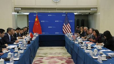 Top US and Chinese commerce officials agree to discuss trade conditions