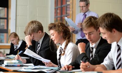 English regions dominated by grammar schools do not improve grades, study says