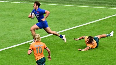 Host France breezes past Australia in warm-up rugby match