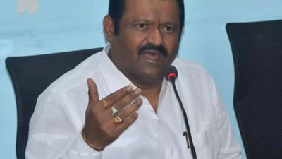 Karnataka BJP leader Shankar Patil Munenakoppa defers his political decision till January