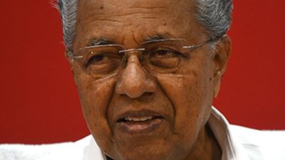 CM, Governor convey Onam greetings to Keralites