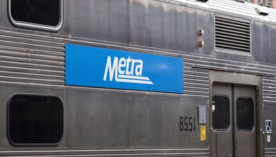Metra Rock Island services shut down following derailment near La Salle Street Station