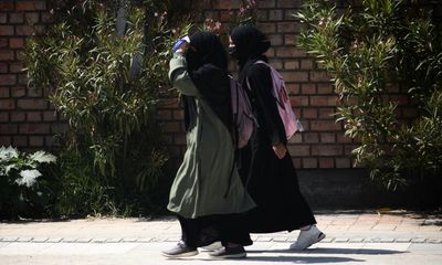 France to ban girls from wearing abayas in state schools