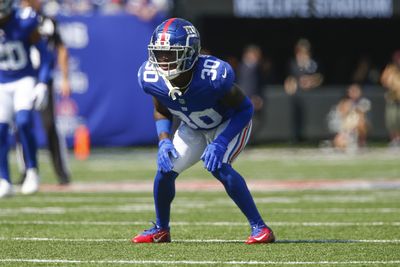 Report: Darnay Holmes takes pay cut, will remain with Giants