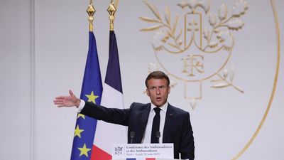 Macron calls for 'multi-speed' Europe to cope with enlarged bloc
