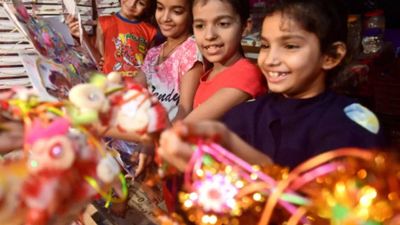 Raksha Bandhan, Onam festivity lends colour to Mumbai's cityscape