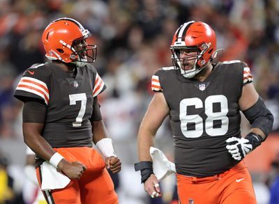 Browns surprisingly waive OG Michael Dunn