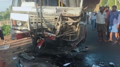 Head-on collision between KSRTC bus and SUV claims six lives in Karnataka