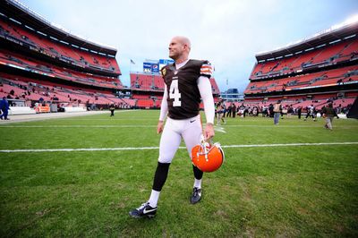 WATCH: Retired K Phil Dawson drills a 55 yarder at 48 years old