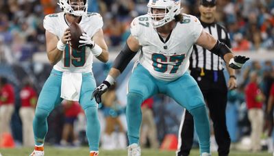 Source: Bears land former Sandburg HS standout Dan Feeney from Dolphins for 6th-round pick