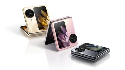 World's first flip phone with a telephoto camera: Oppo Find N3 Flip