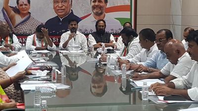 Meeting decides to seek more details of Congress aspirants