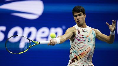 U.S. Open | Alcaraz gets easy start to title defence, Medvedev advances