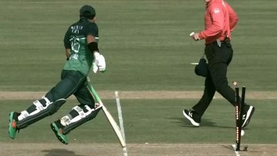 Watch: Schoolboy error costs Mohammad Rizwan his wicket; Ashwin underlines the importance of helmet