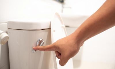 UK must label showers and toilets to cut water usage, experts say
