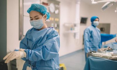 Patients have better outcomes with female surgeons, studies find