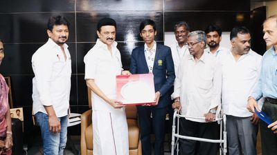Praggnanandhaa returns home; Stalin hands him a cheque for ₹30 lakh