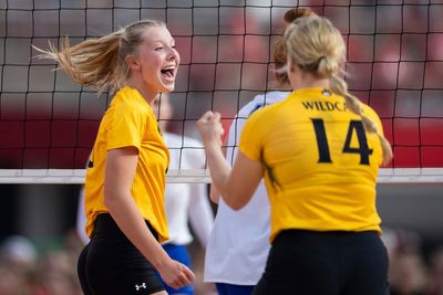 Nebraska volleyball stadium event draws 92,003 to set women's world attendance record