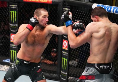 UFC free fight: Sean Strickland scores TKO win over Abus Magomedov to win Performance of the Night bonus
