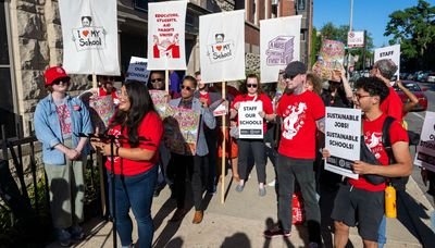 Teachers at Chicago art-focused school set strike deadline