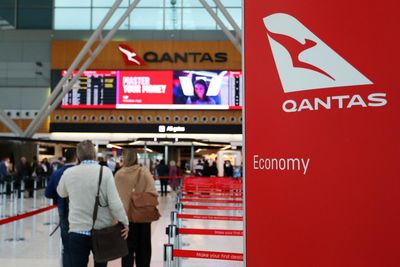 Qantas cancelled flights partly to retain takeoff and landing slots at Sydney airport, ACCC claims