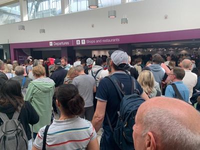 Long queues form at Edinburgh Airport due to 'technical issue'