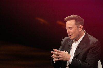 Tesla chief Elon Musk says he's 'not building a house anywhere' in wake of federal investigation